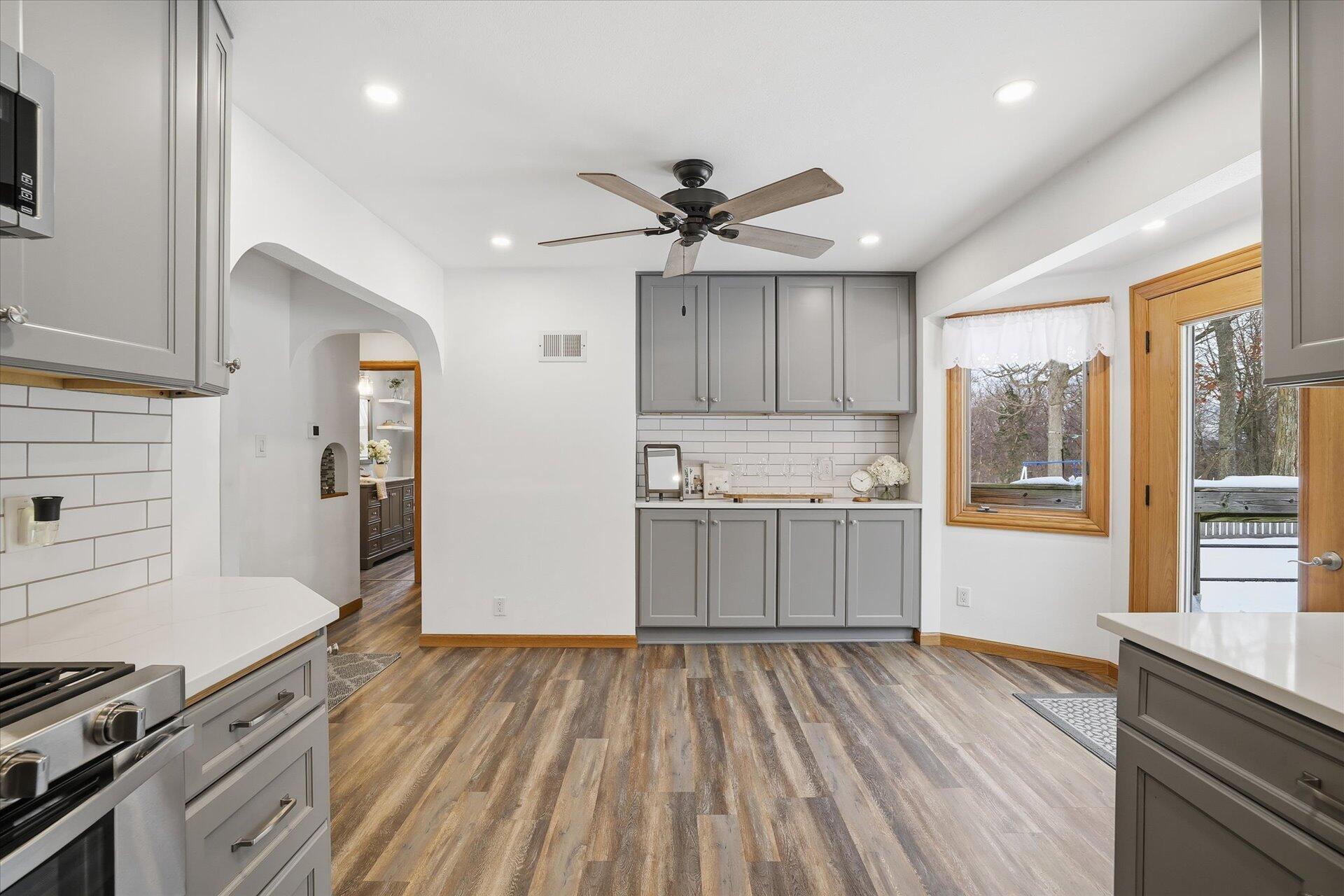 3140 Highway 164 Polk, WI 53086 - Photo 6 of 37 Kitchen - Coffee Bar