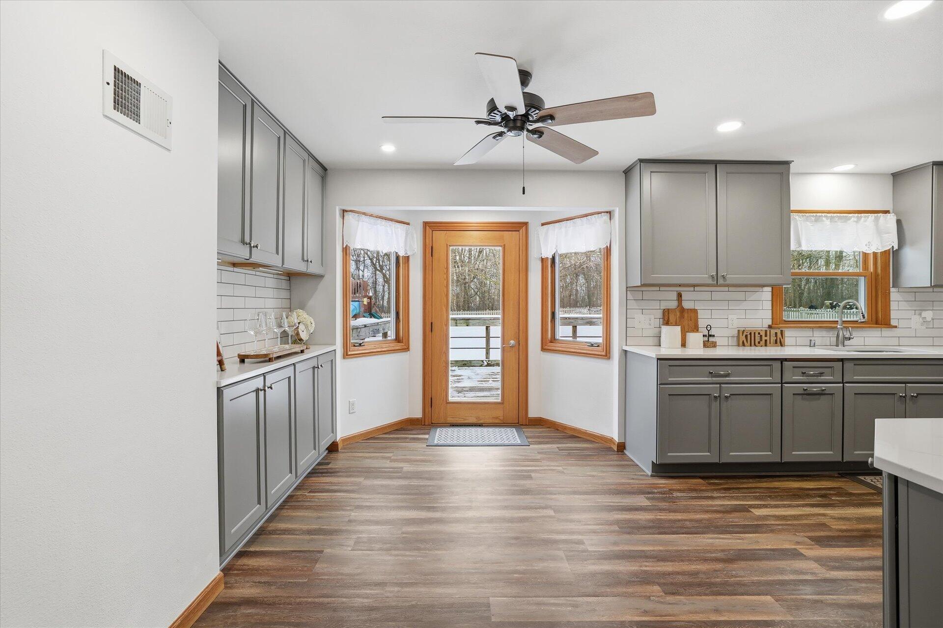 3140 Highway 164 Polk, WI 53086 - Photo 7 of 37 Dinette