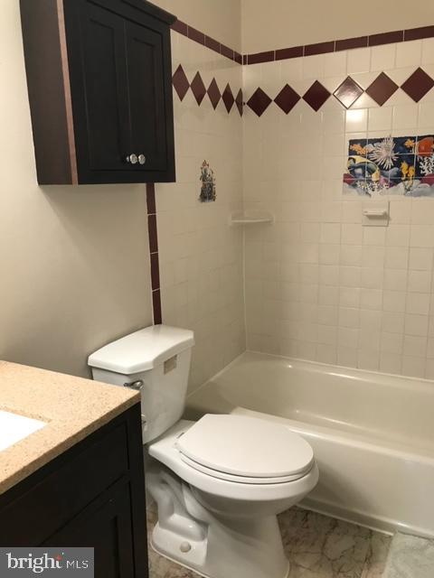 6337 Alberta Street Springfield, VA 22152 - Photo 12 of 25 Hall Bath