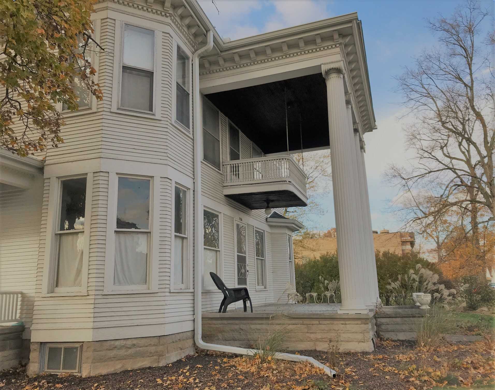 728 Jefferson Street Rochester, IN 46975 - Photo 2 of 32