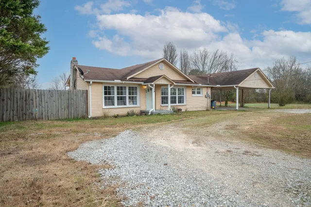 $199,900 | 734 North Military Street, Loretto, TN 38469