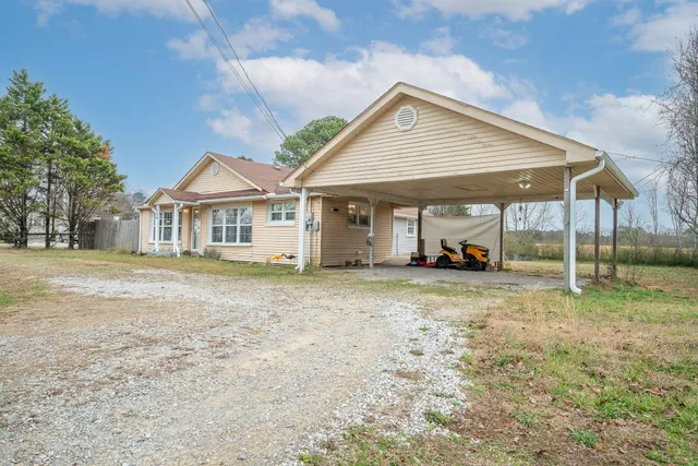 $199,900 | 734 North Military Street, Loretto, TN 38469
