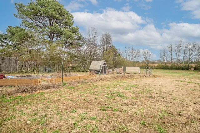 $199,900 | 734 North Military Street, Loretto, TN 38469