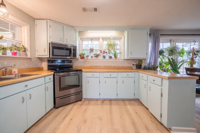 $199,900 | 734 North Military Street, Loretto, TN 38469