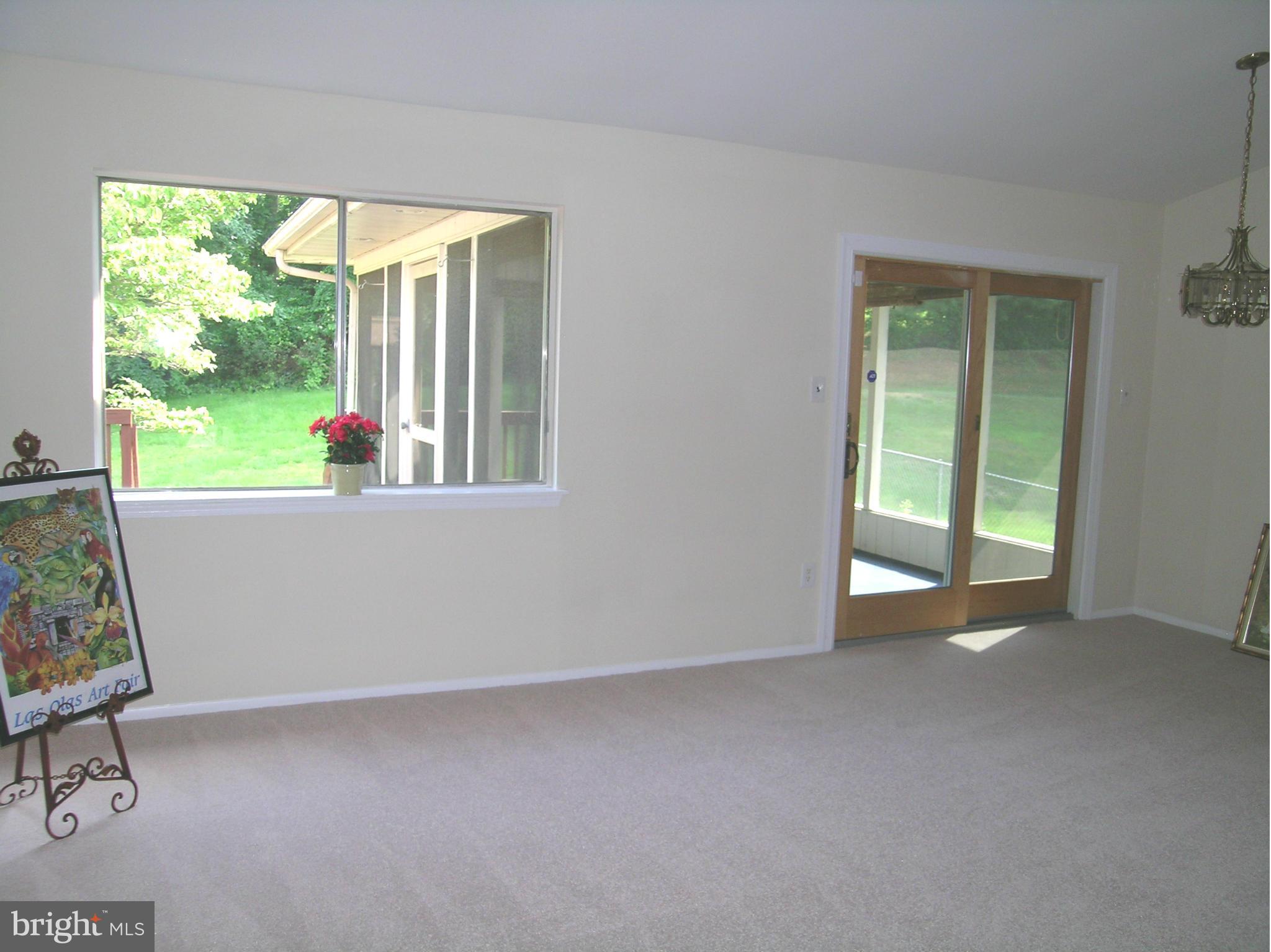 14304 Morton Hall Road Silver Spring, MD 20906 - Photo 4 of 21 Living Room