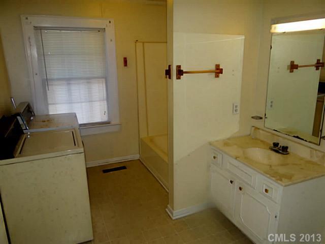 534 Hardin Road Dallas, NC 28034 - Photo 2 of 12 Gallery Image 2