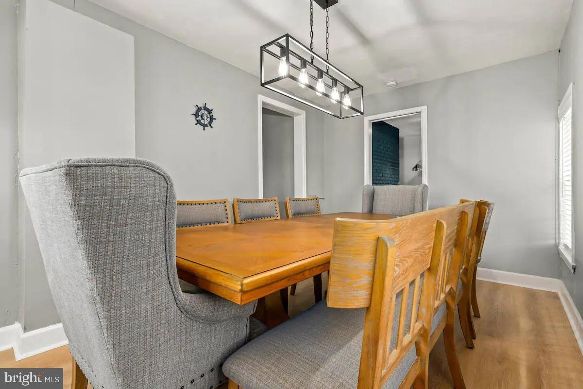 301 Beverley Place Edgewater, MD 21037 - Photo 23 of 44 Main floor dining room