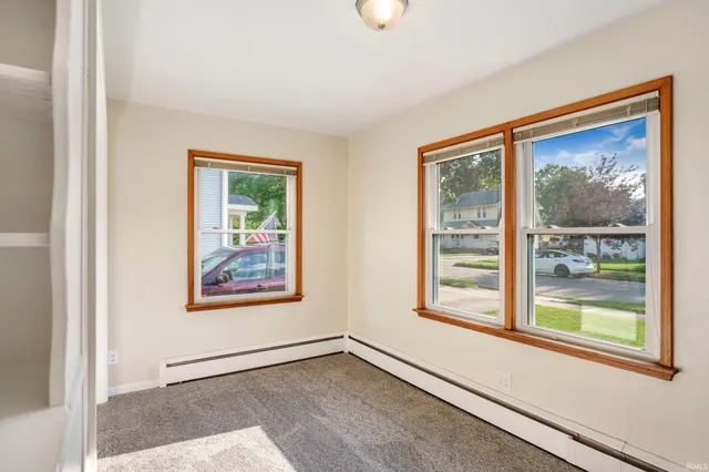 $1,600 | 128 Manor Avenue, Elkhart, IN 46516