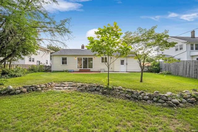 $1,600 | 128 Manor Avenue, Elkhart, IN 46516