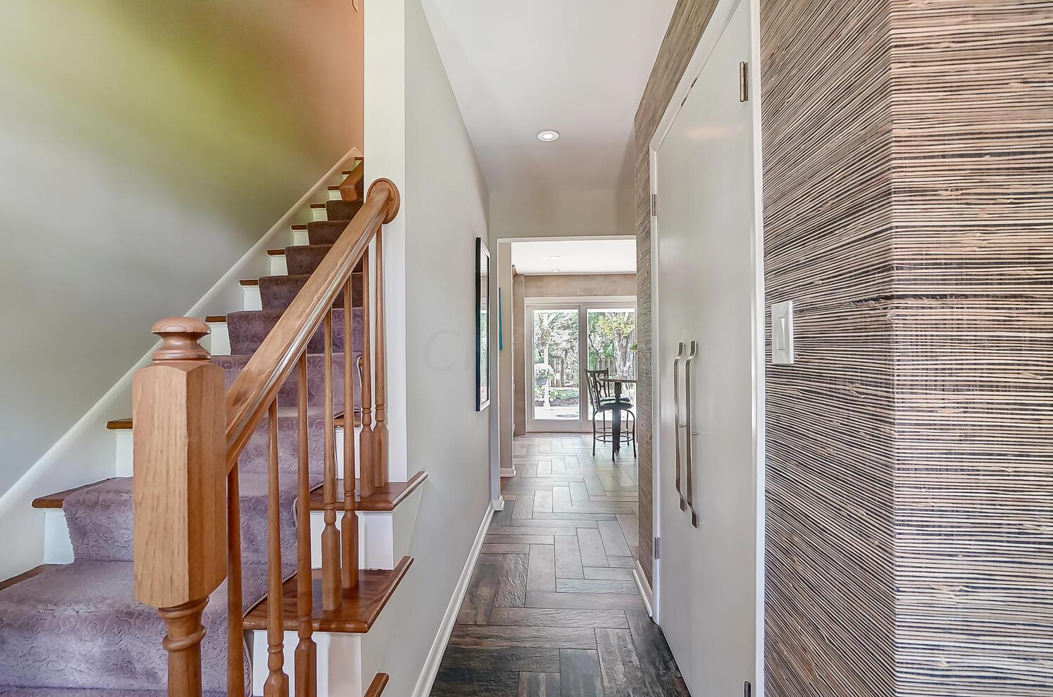 2895 Halstead Road Upper Arlington, OH 43221 - Photo 6 of 63 50041490-006_web