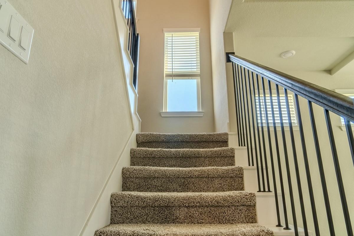 2617 Indigo Harvest Trail Pearland, TX 77089 - Photo 17 of 32 a view of entryway