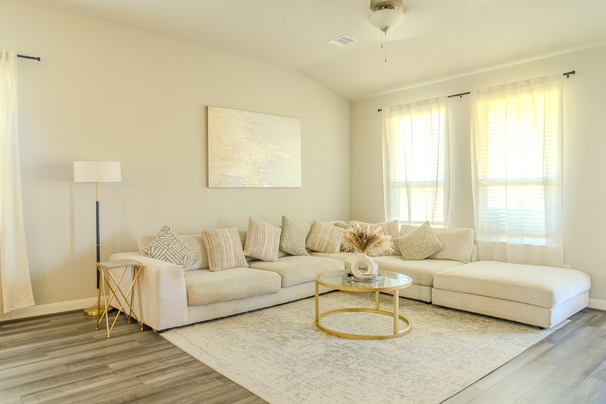 2617 Indigo Harvest Trail Pearland, TX 77089 - Photo 10 of 32 a living room with furniture and a window