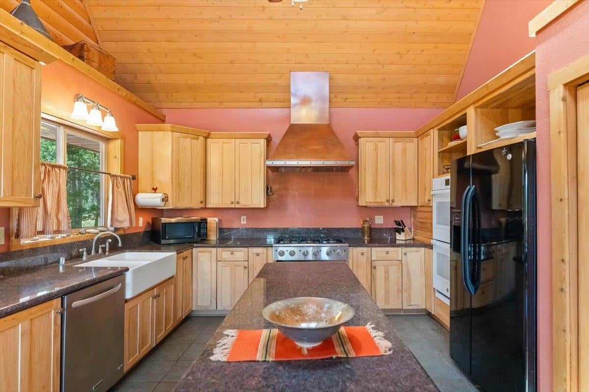 3914 Eddy Creek Road Weed, CA 96094 - Photo 10 of 42 Gallery Image 10