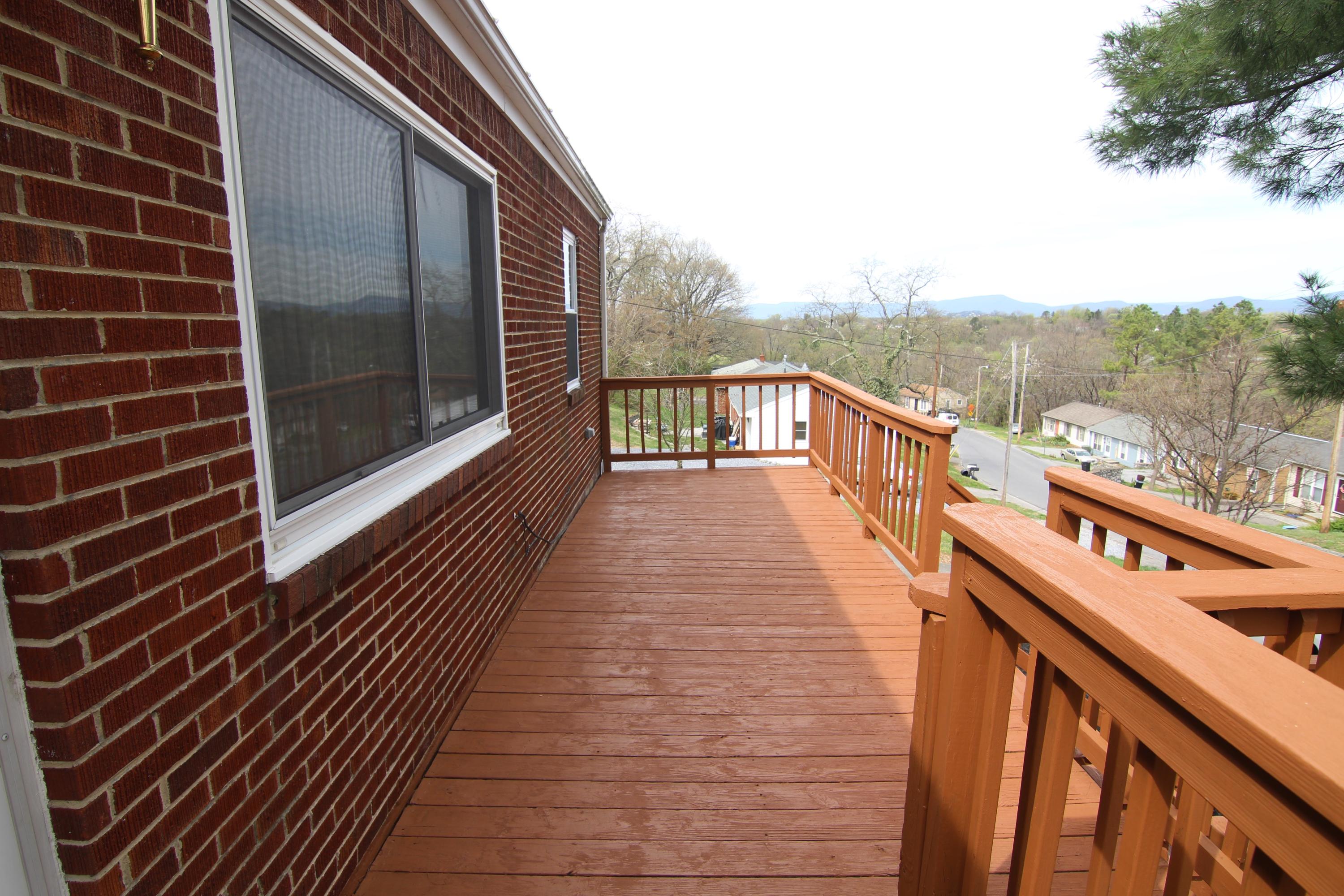 523 Ruddell Road Vinton, VA 24179 - Photo 5 of 29 IMG_3620