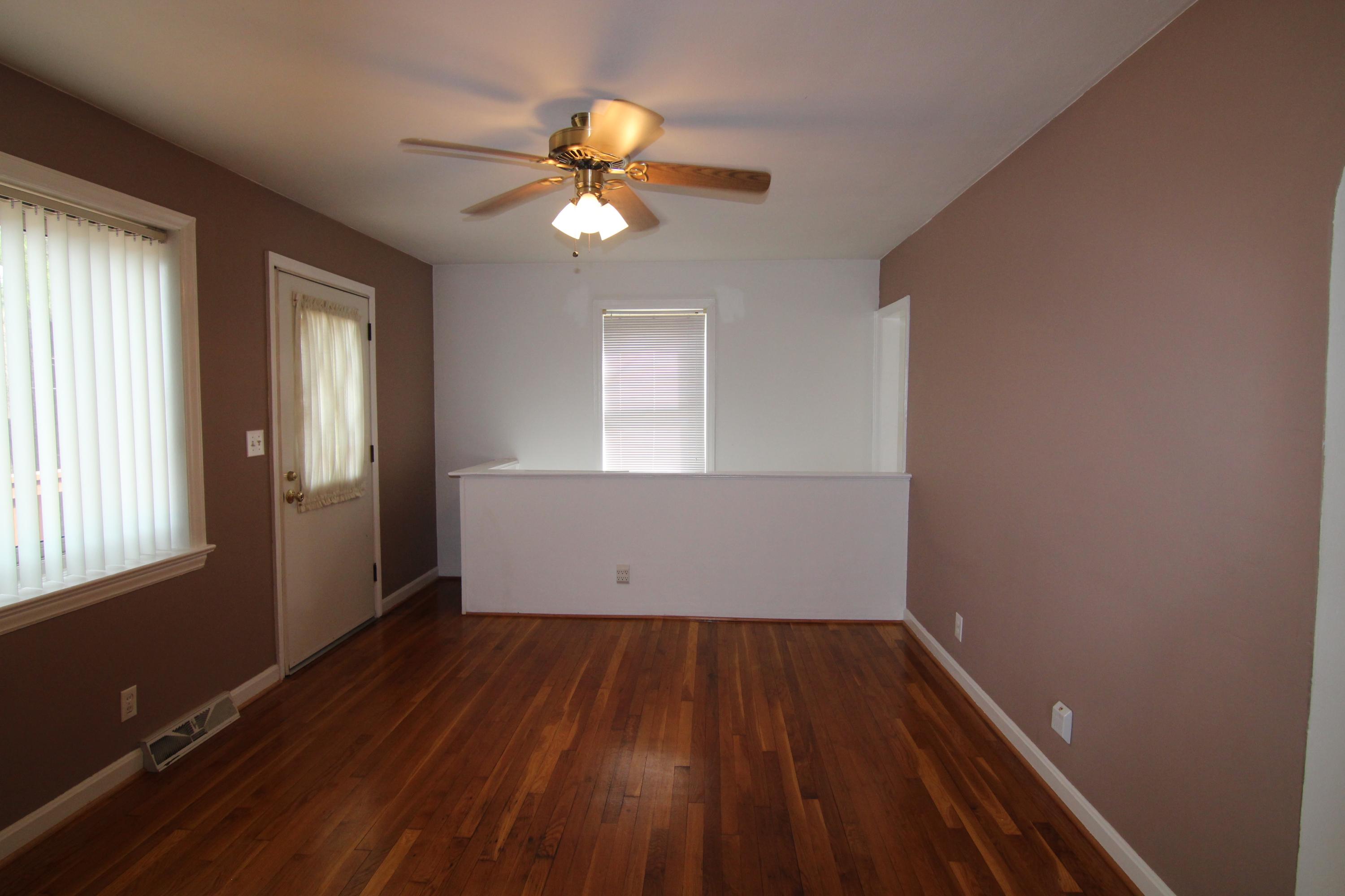 523 Ruddell Road Vinton, VA 24179 - Photo 8 of 29 IMG_3578