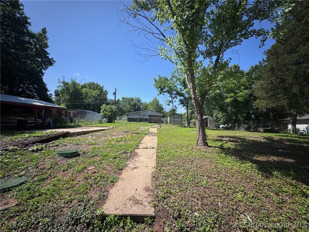 68 Kaisers Redbud Lane Camdenton, MO 65020 - Photo 2 of 6