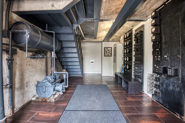 $600,000 | 1128 West Ardmore Avenue, Unit 1, Chicago, IL 60660