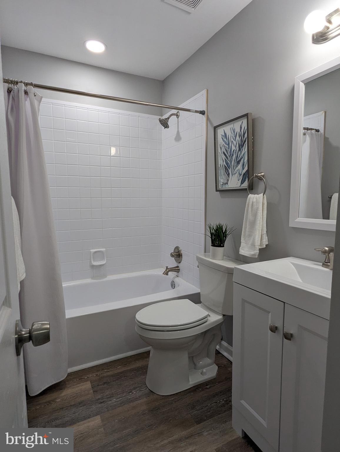 9607 Baron Place, Unit 9607 Rosedale, MD 21237 - Photo 16 of 28 Full Bathroom
