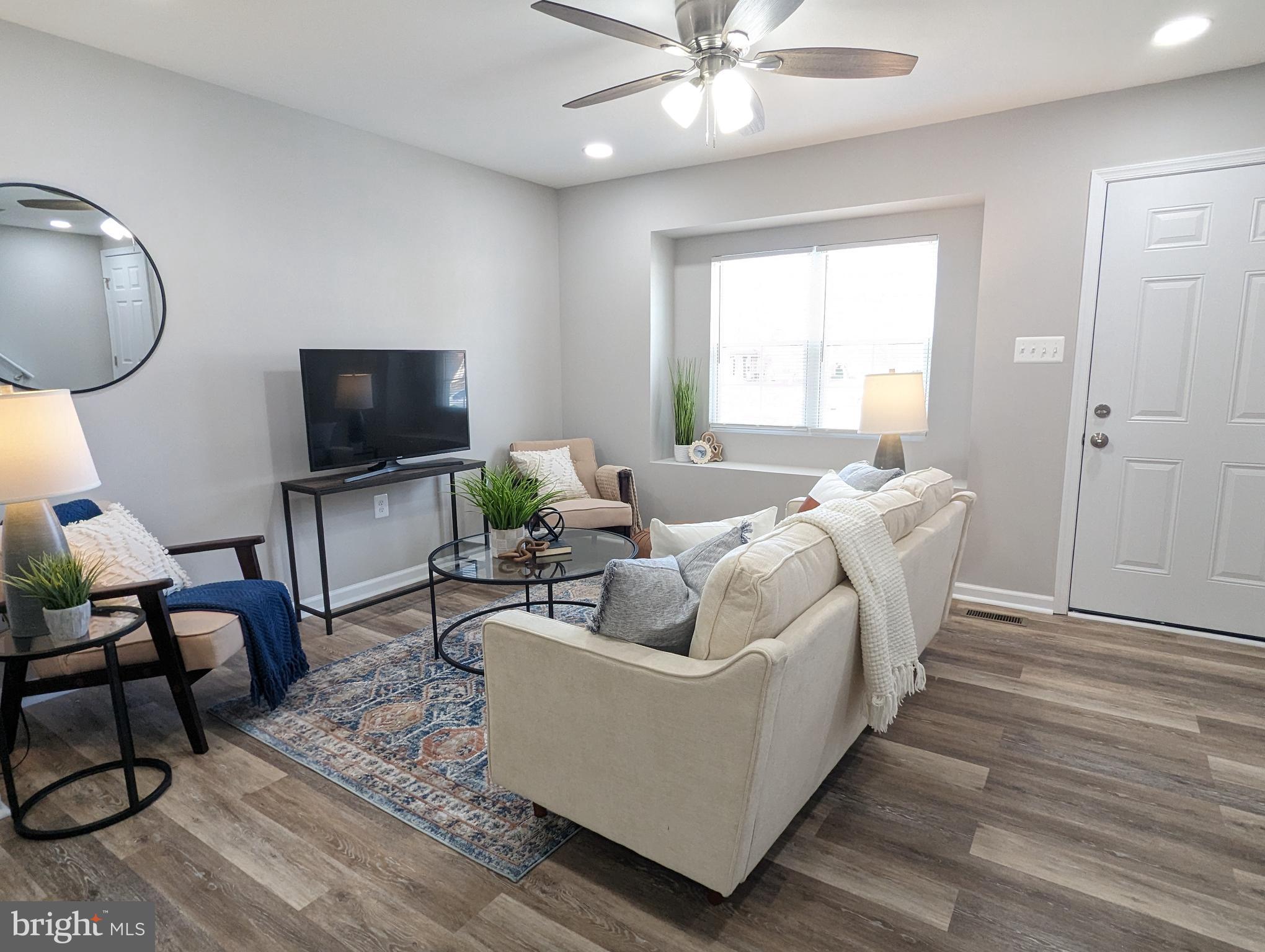 9607 Baron Place, Unit 9607 Rosedale, MD 21237 - Photo 3 of 28 Spacious Living Room