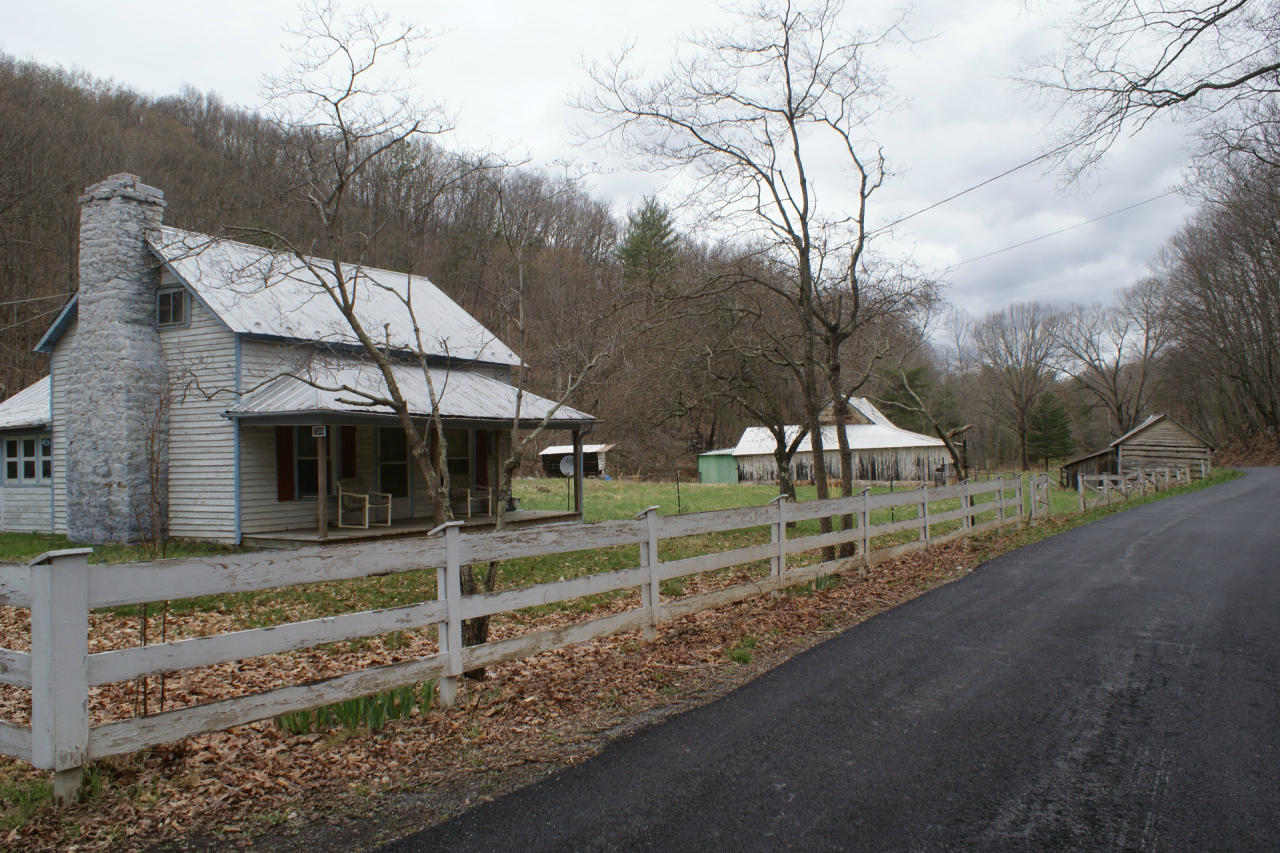 7308 Mill Branch Road Covington, VA 24426 - Photo 2 of 28 Side View