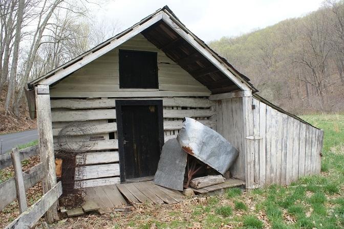 7308 Mill Branch Road Covington, VA 24426 - Photo 19 of 28 Log Grainery