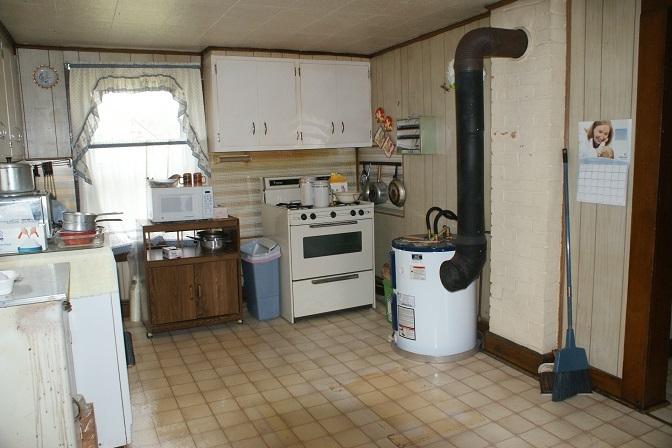 7308 Mill Branch Road Covington, VA 24426 - Photo 20 of 28 Kitchen