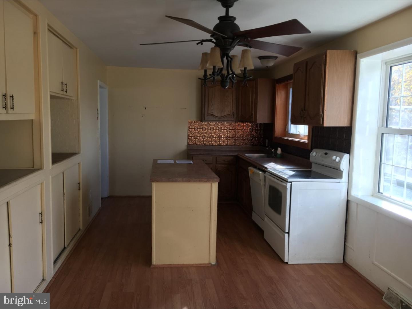 215 North Cropwell Road Marlton, NJ 08053 - Photo 6 of 23 Gallery Image 6