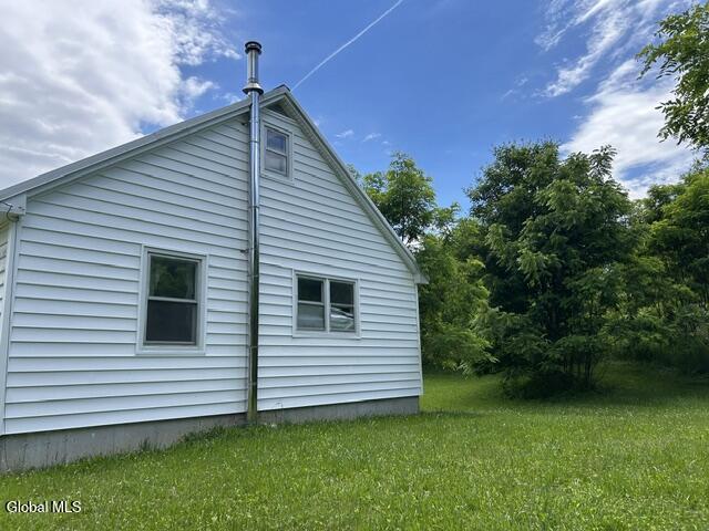 90 Tomhannock Road Valley Falls, NY 12185 - Photo 8 of 37 side
