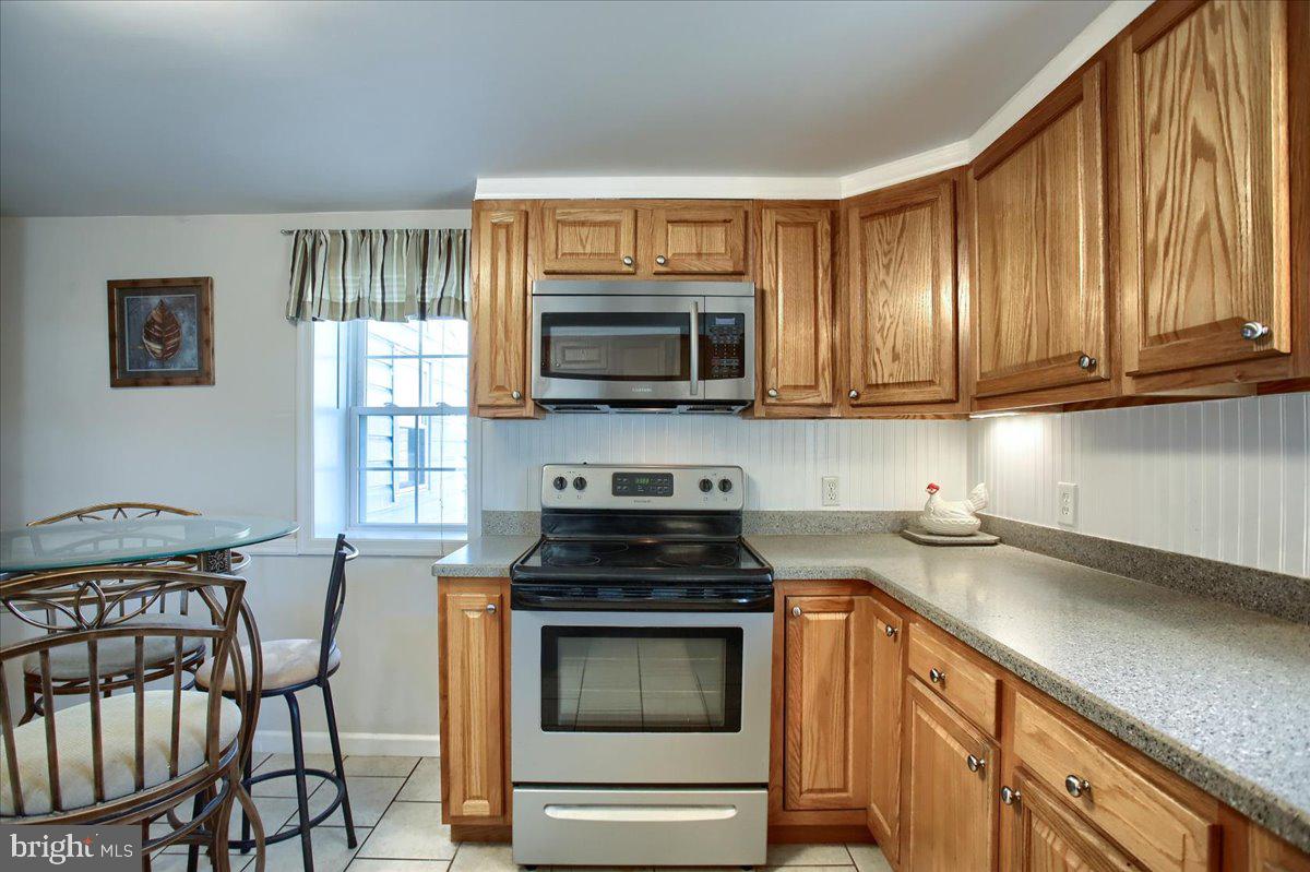 16925 Shinham Road Hagerstown, MD 21740 - Photo 10 of 33 Plenty counter space