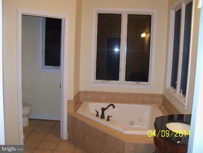 2170 Gablehammer Road Westminster, MD 21157 - Photo 22 of 29 Bath (Master)