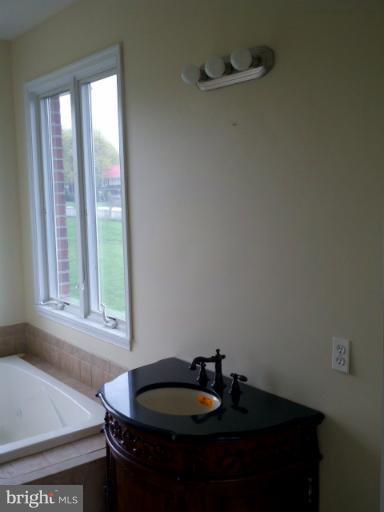 2170 Gablehammer Road Westminster, MD 21157 - Photo 7 of 29 Bath (Master)