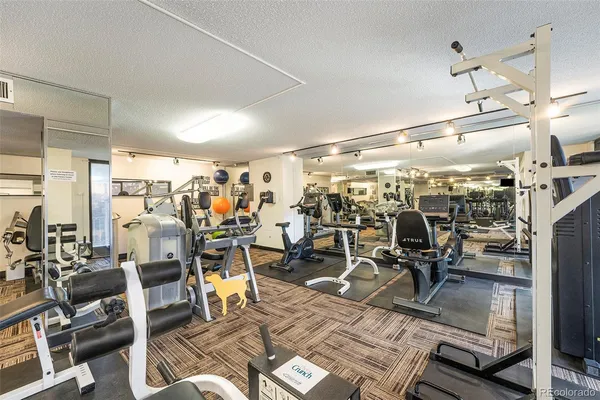 $1,800 | 1020 15th Street, Unit 9J, Denver, CO 80202
