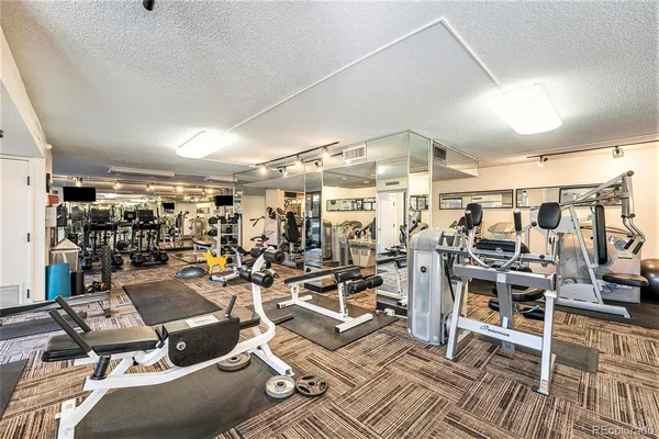 $1,800 | 1020 15th Street, Unit 9J, Denver, CO 80202