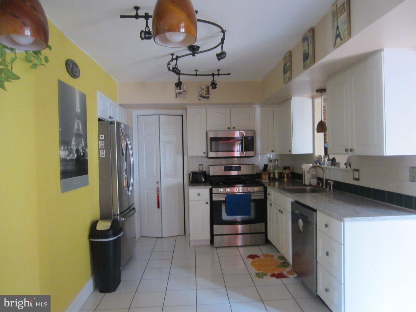 22 Cardinal Drive Clementon, NJ 08021 - Photo 4 of 21