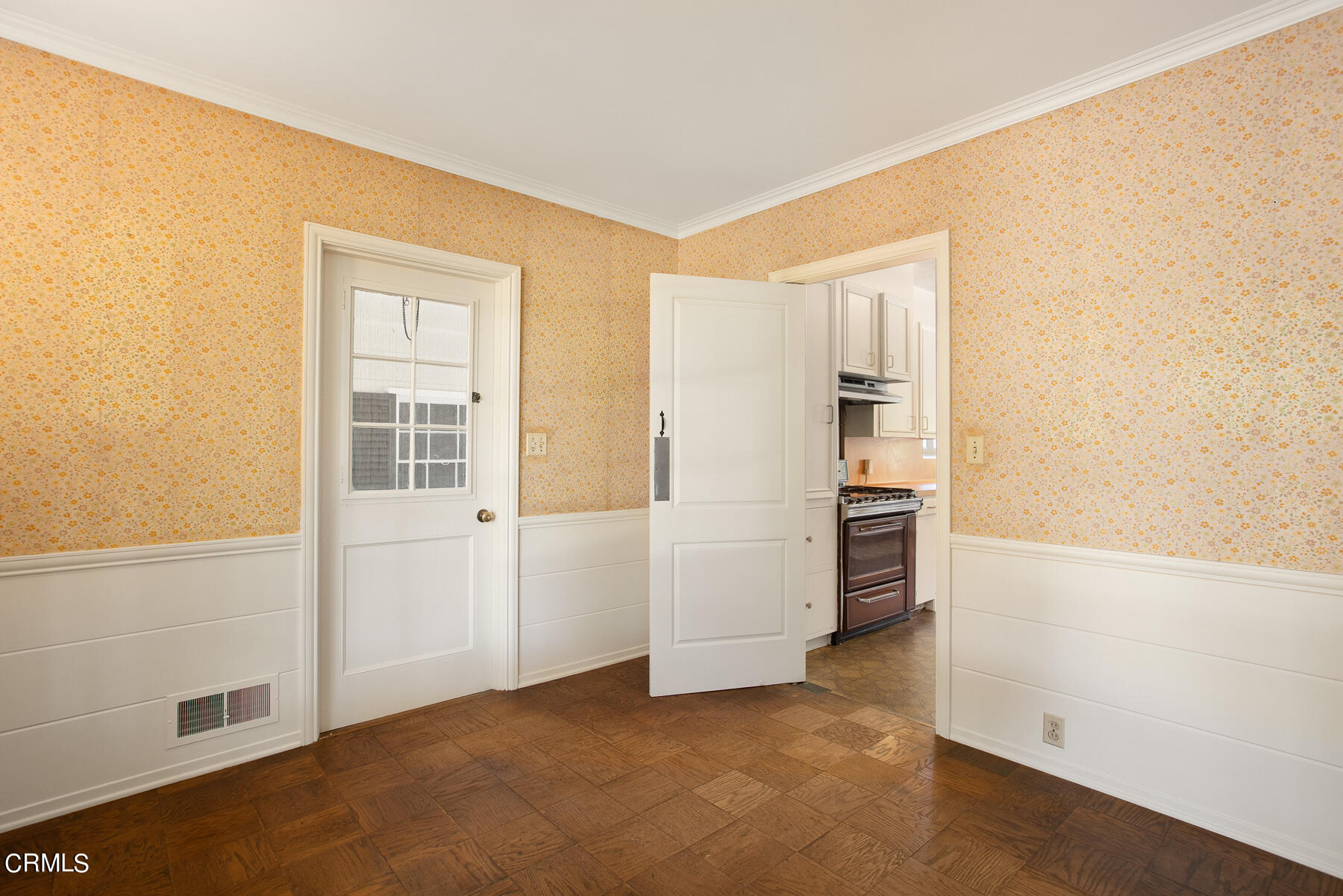 1647 Braeburn Road Altadena, CA 91001 - Photo 13 of 48 an empty room with closet