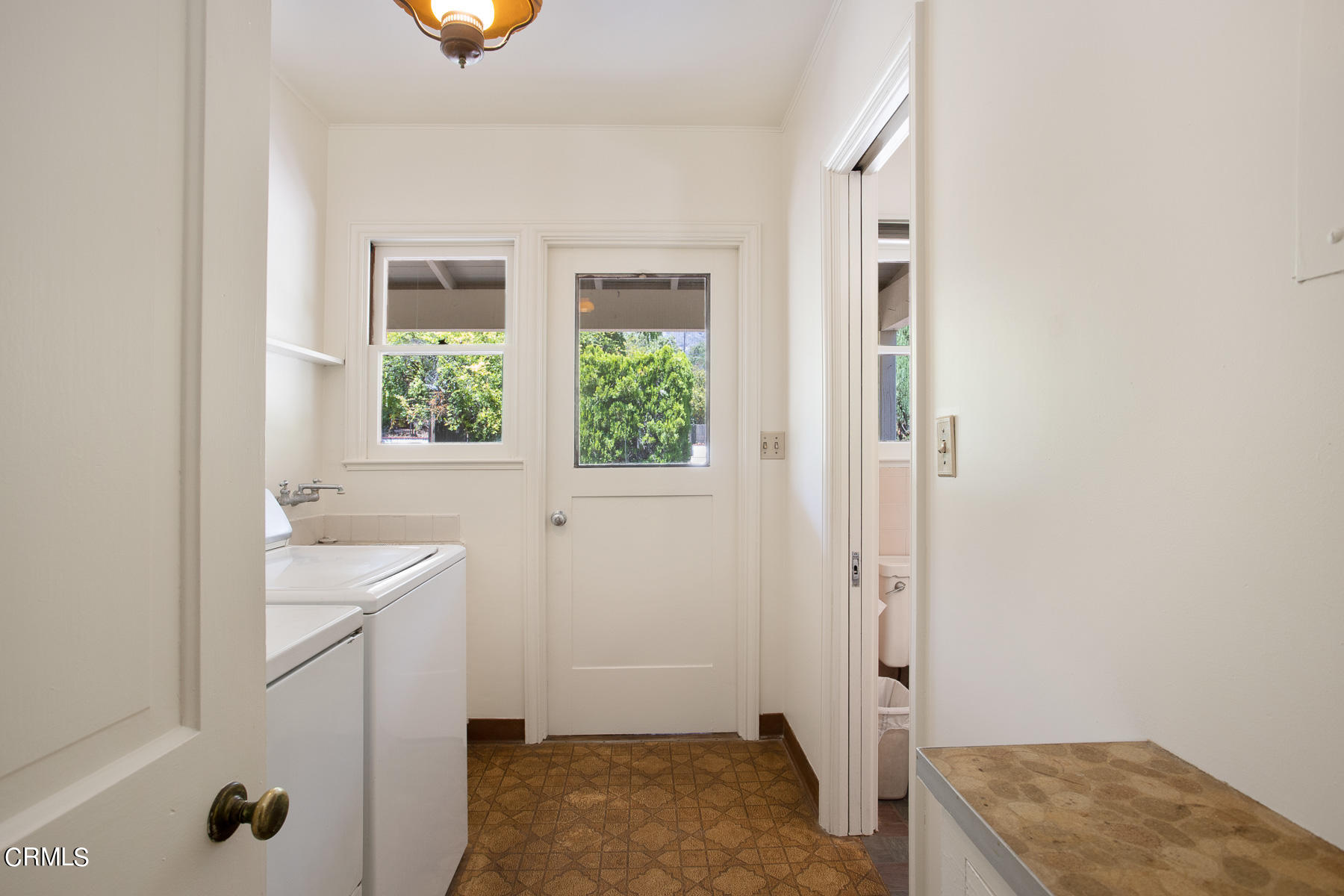 1647 Braeburn Road Altadena, CA 91001 - Photo 18 of 48 a bathroom with a sink toilet and shower