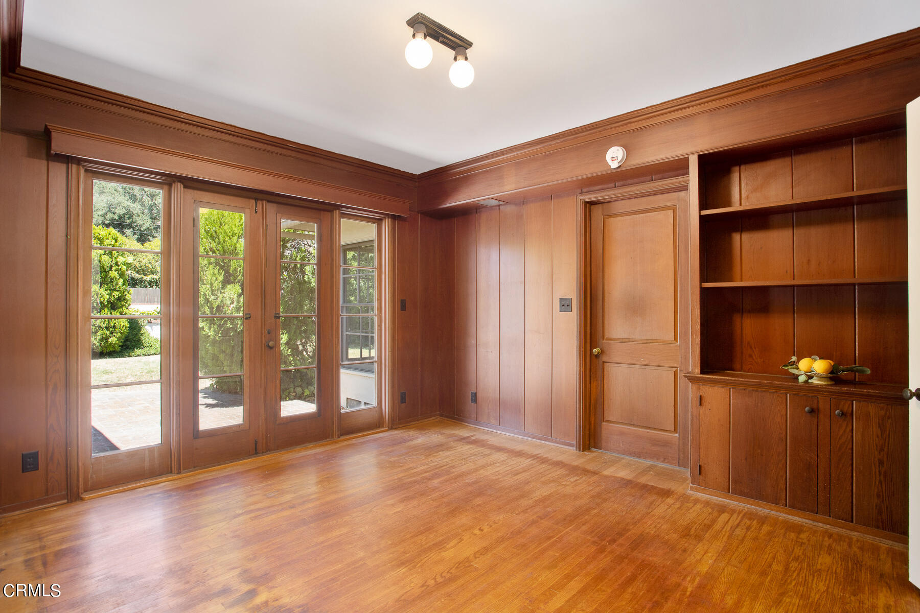 1647 Braeburn Road Altadena, CA 91001 - Photo 19 of 48 a view of an empty room with a window