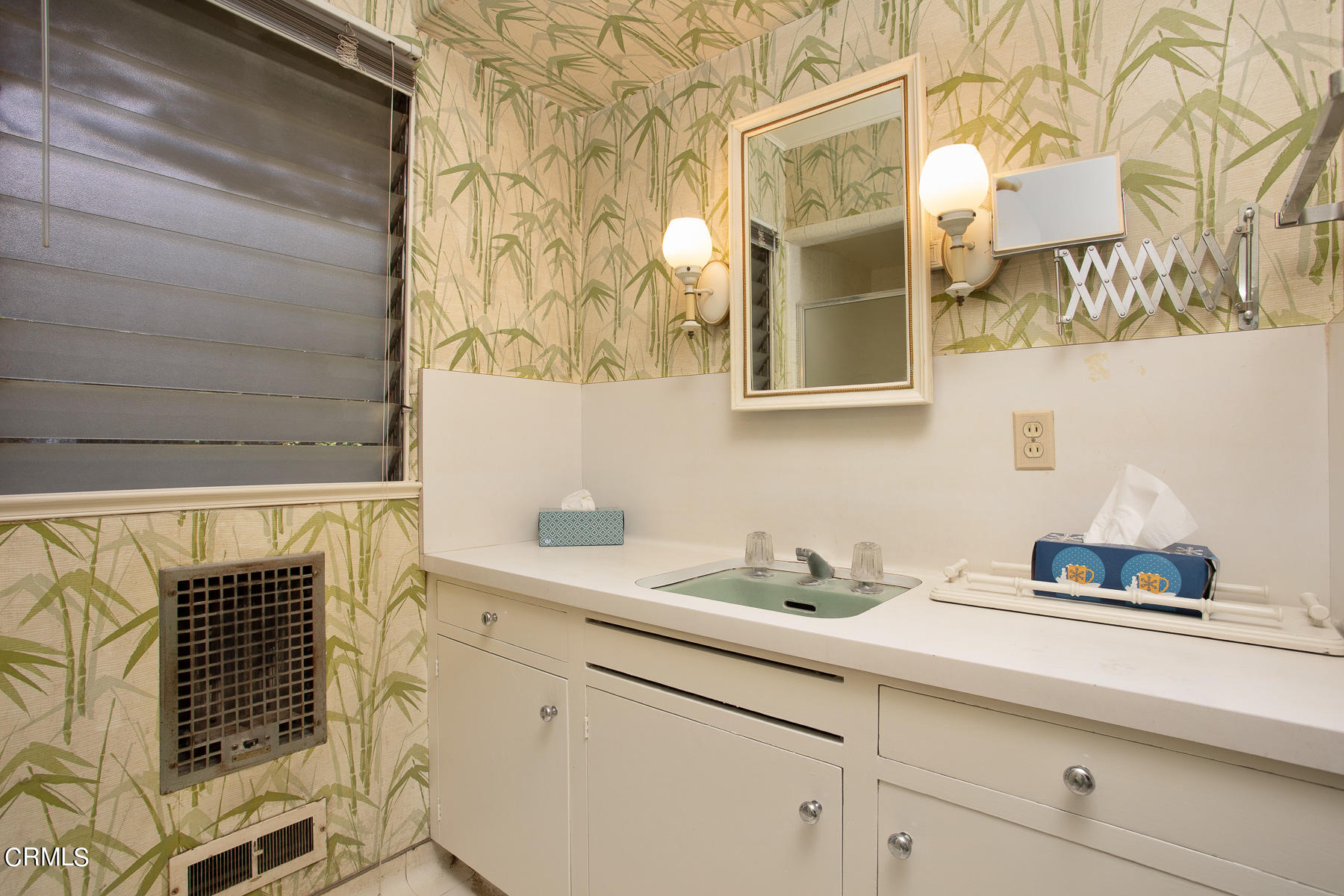 1647 Braeburn Road Altadena, CA 91001 - Photo 24 of 48 a bathroom with a sink and a mirror