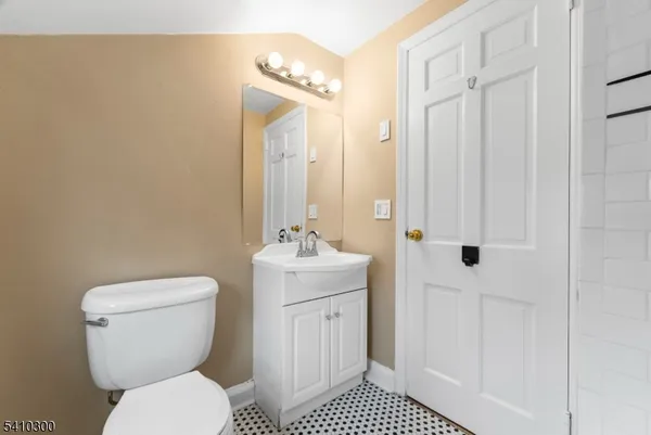 $1,900 | 182 Woodland Avenue, Verona, NJ 07044