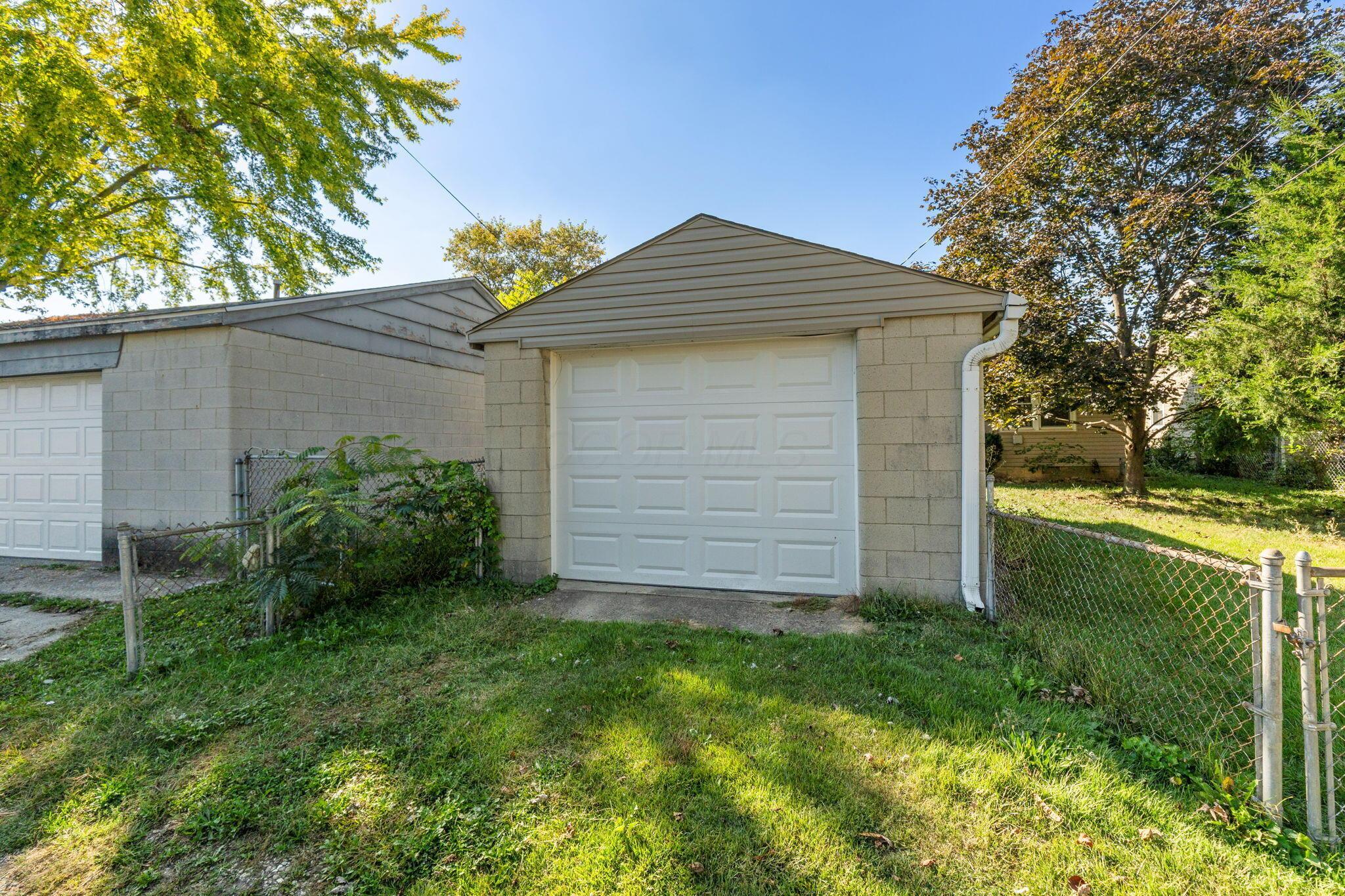 920 Chestershire Road Columbus, OH 43204 - Photo 26 of 29 920 Chestershire Rd (Exterior)-10