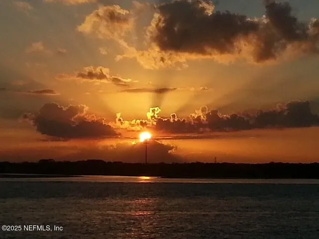 a view of entryway and hall