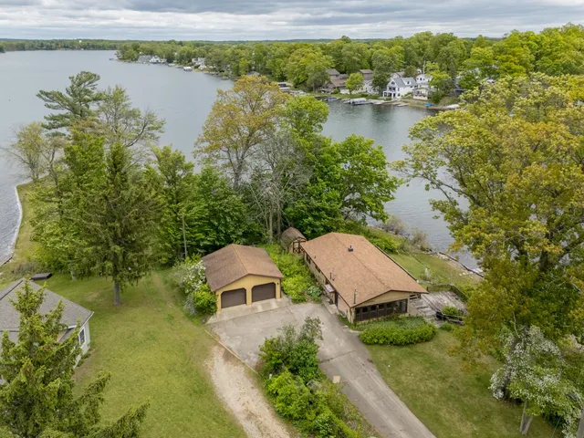 $474,953 | 12391 Sunset Drive, Plainwell, MI 49080