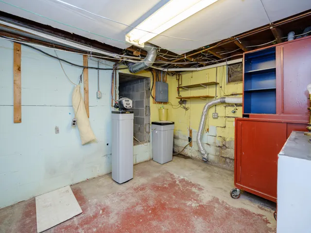 $474,953 | 12391 Sunset Drive, Plainwell, MI 49080