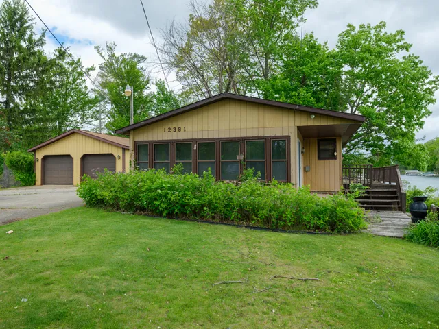 $474,953 | 12391 Sunset Drive, Plainwell, MI 49080