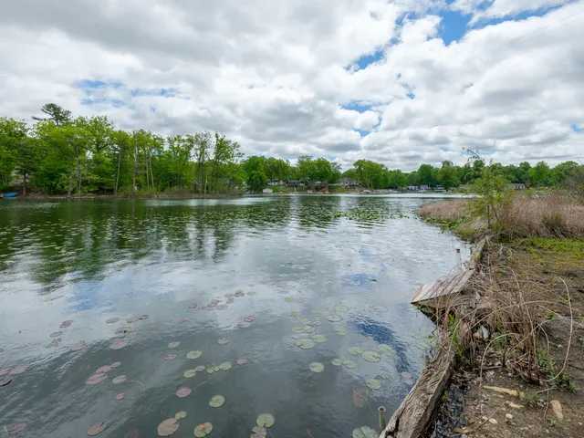 $474,953 | 12391 Sunset Drive, Plainwell, MI 49080