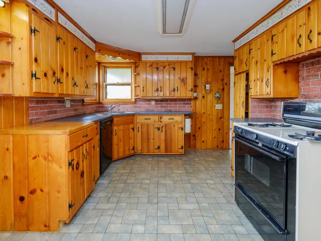 $474,953 | 12391 Sunset Drive, Plainwell, MI 49080