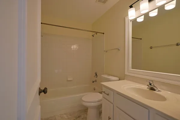 $2,950 | 14252 South Hemingway Circle, Plainfield, IL 60544