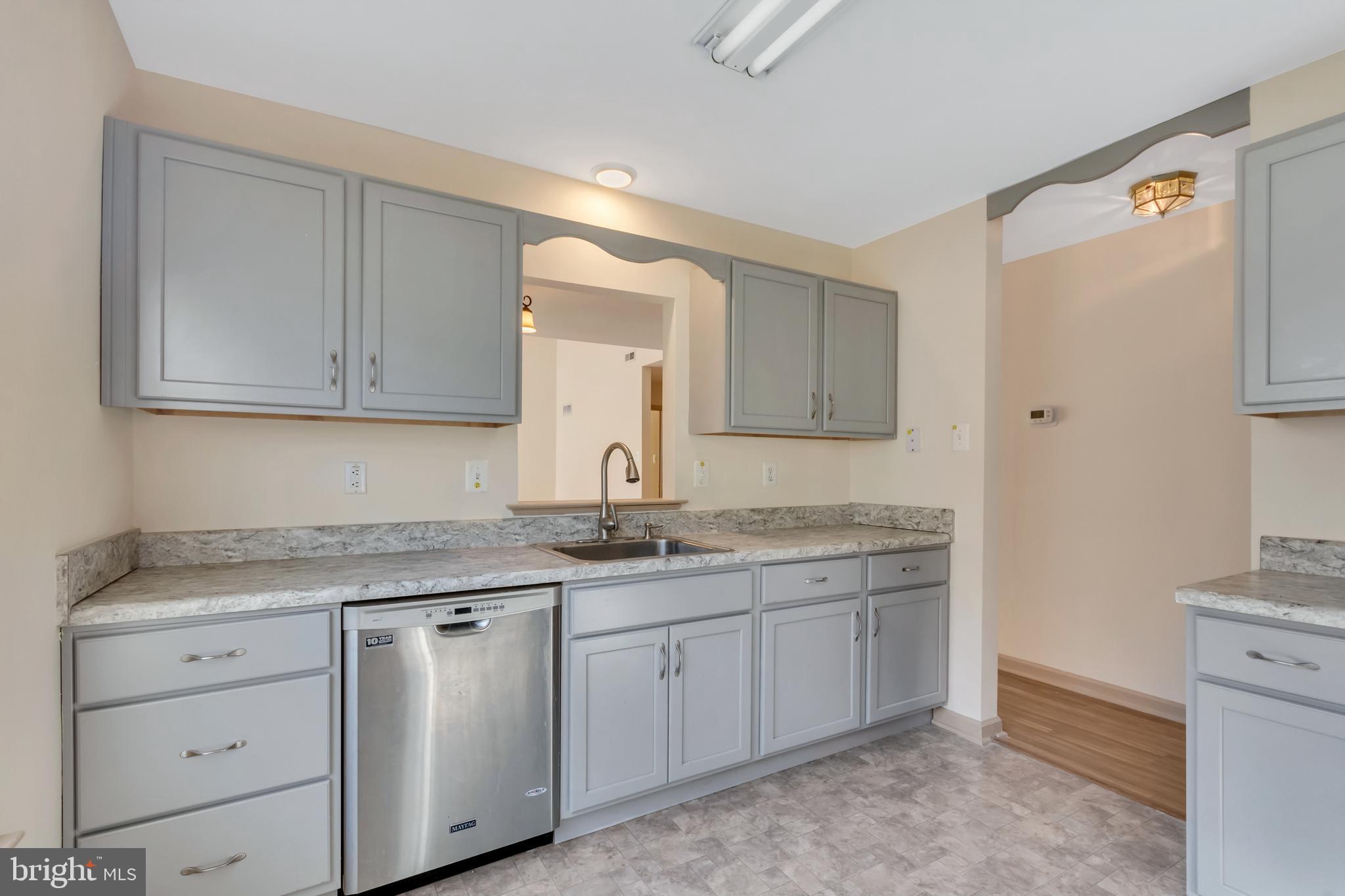 105 Alexander Road Beverly, NJ 08010 - Photo 5 of 14 Kitchen