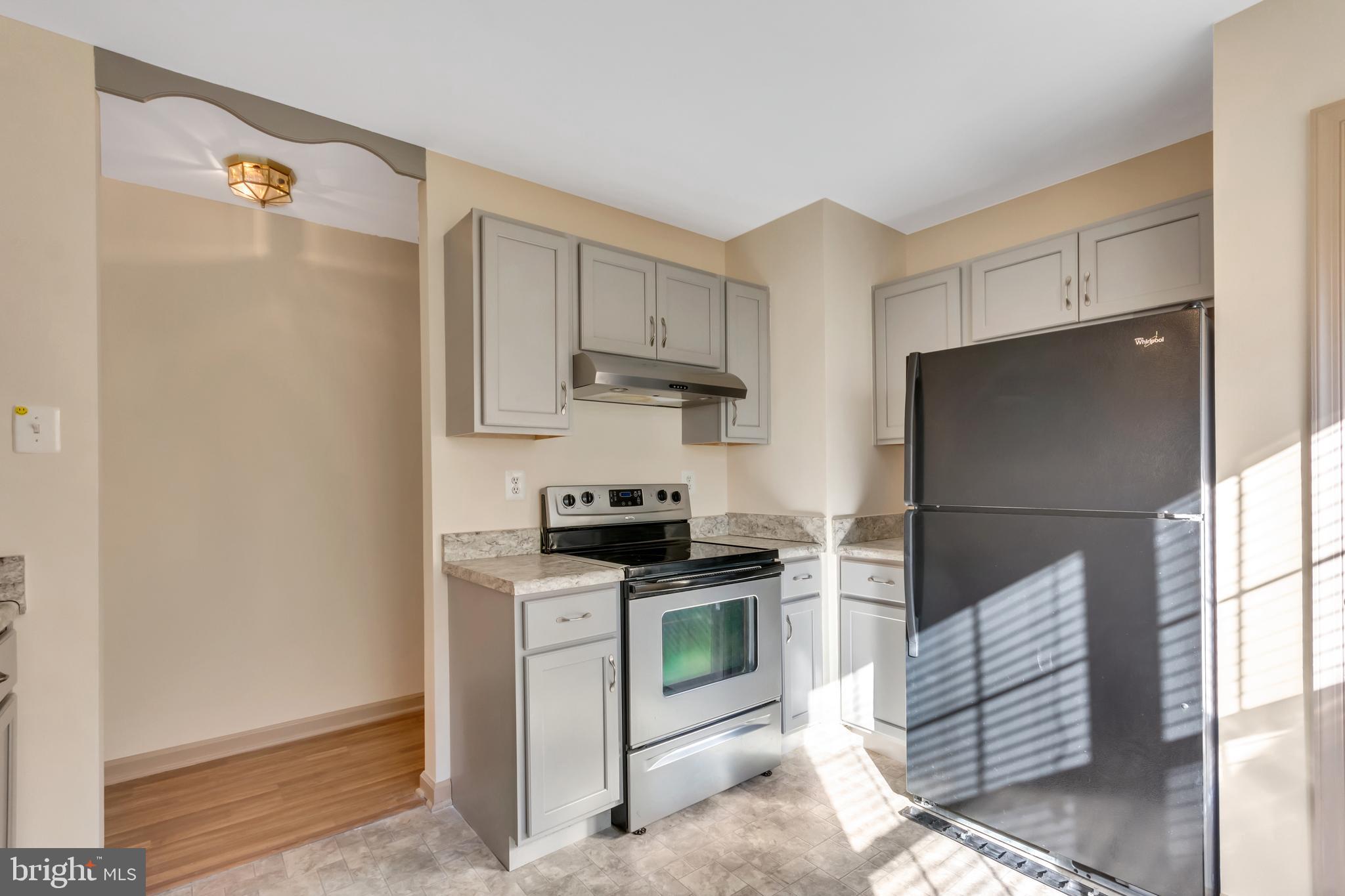 105 Alexander Road Beverly, NJ 08010 - Photo 6 of 14 Kitchen