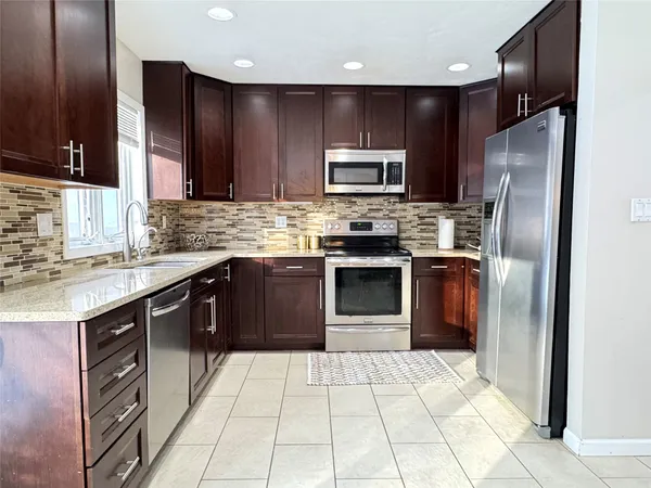 $359,900 | 917 Prescott Avenue, Endicott, NY 13760